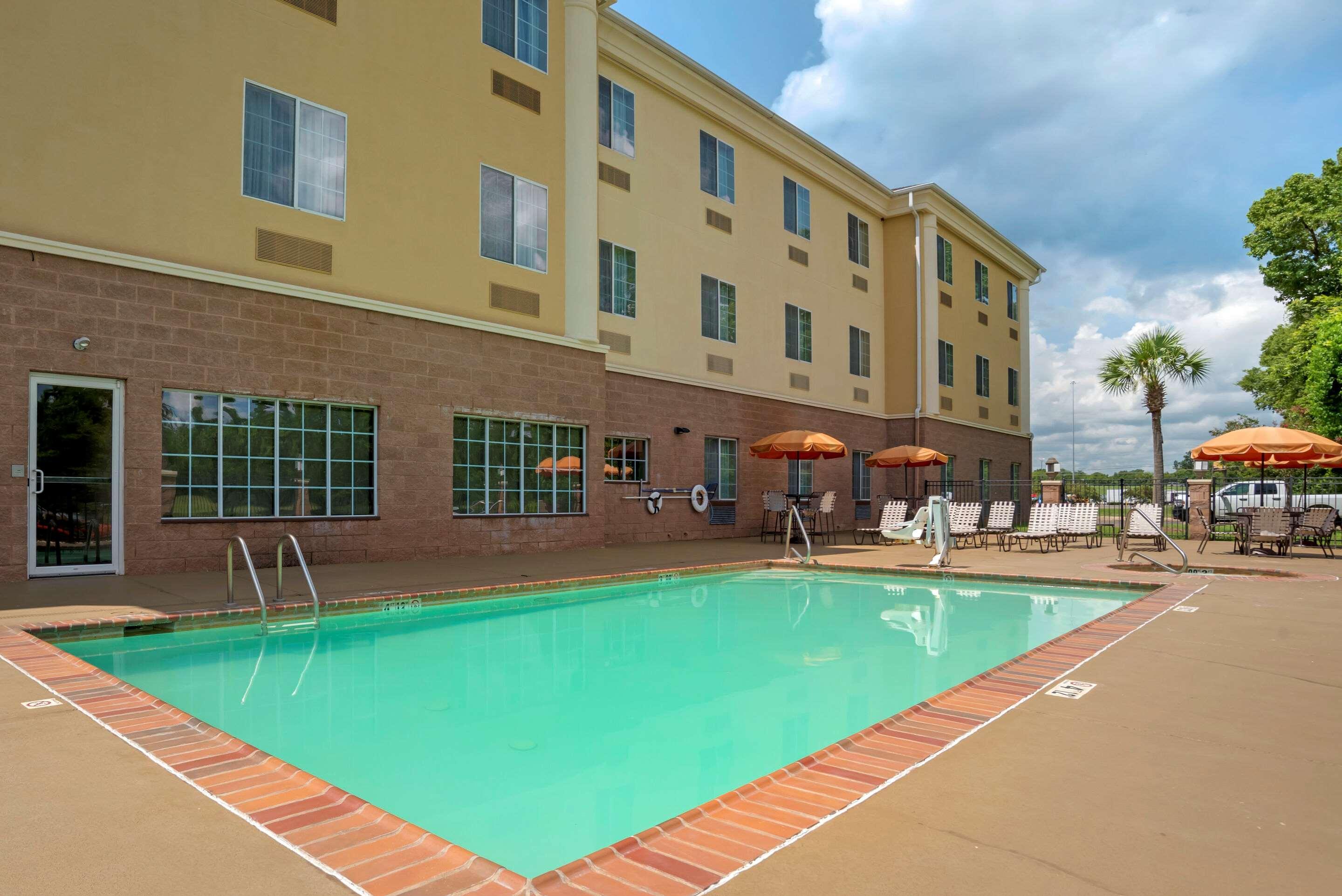 Comfort Suites Alexandria Exteriör bild